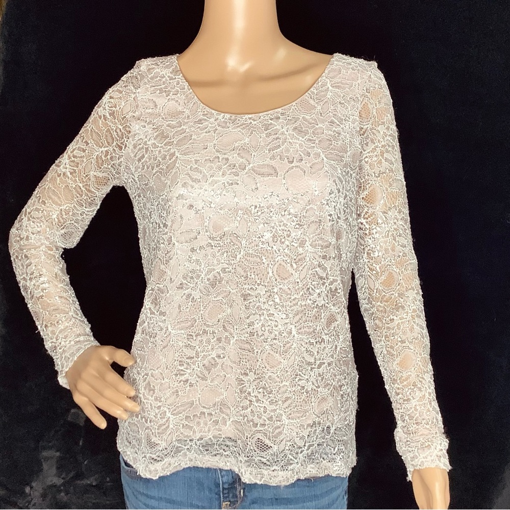 Lacey Shimmery Ladies Top by NY Collection, Size medium/8